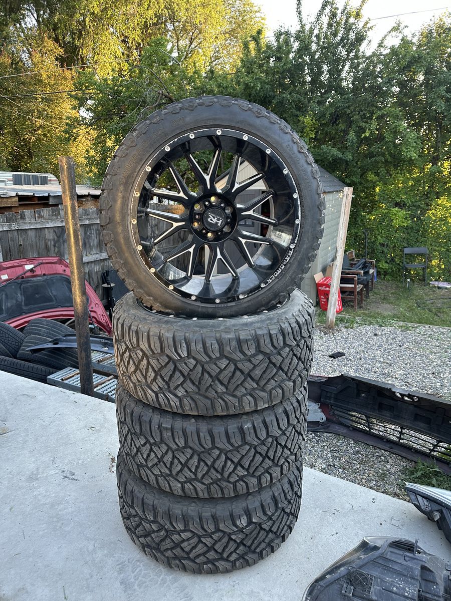 33x12.50 R22