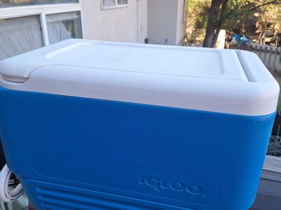 IGLOO Wheeled Cooler