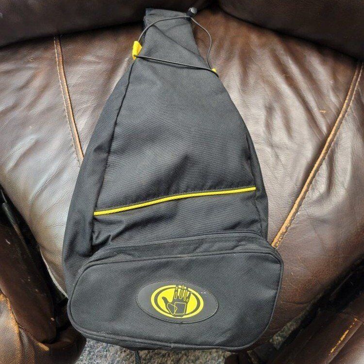 Body Glove shoulder bag