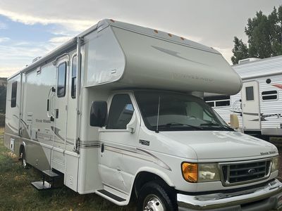 2003 Ford E-450 and Econoline 450