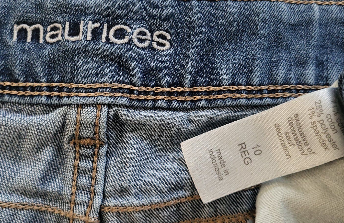 **WOMEN'S SIZE 10R JEANS**