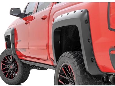 2014–2018 Chevrolet Silverado 1500 (and 2015-2019 2500HD/3500HD models) featuring the 5.8-foot short bed. Pocket Riveted Fender