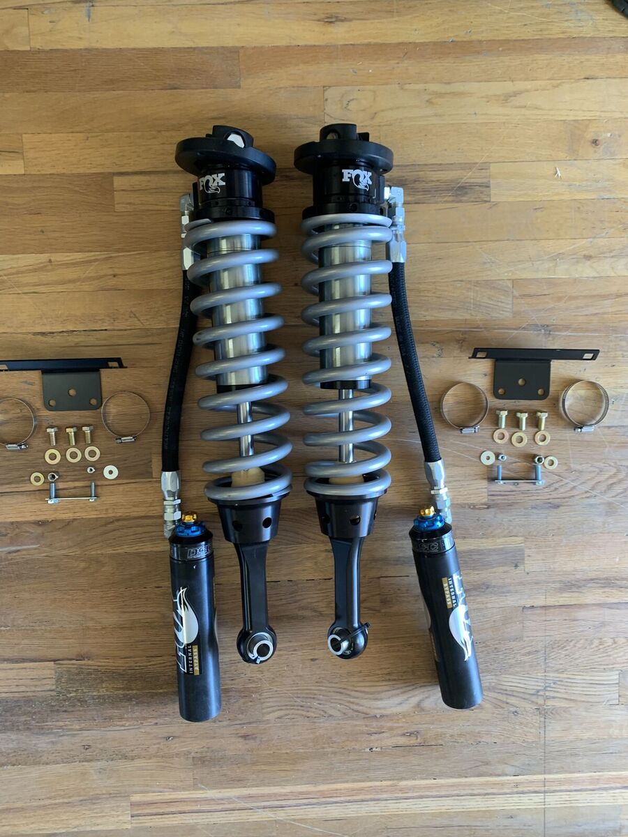 FOX Race Series 3.0 Internal Bypass Ford SVT Raptor 2010-14 Coilovers DSC Adjuster Reservoir Ford F150 F-150 FOX 883-06-046