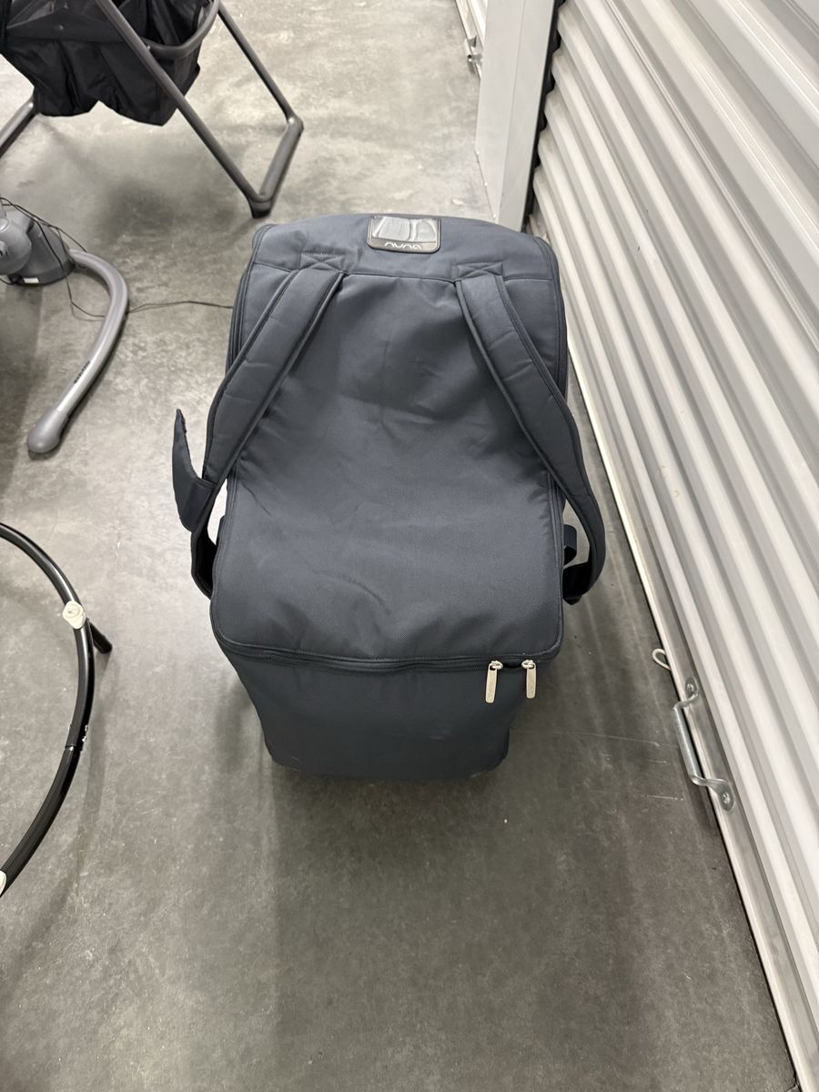 Nuna PIPA Car Seat & Base & Travel Case
