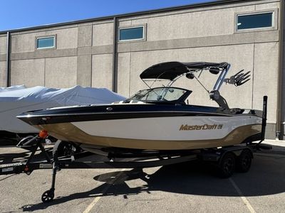 2022 Mastercraft XT23 - 33 Hours