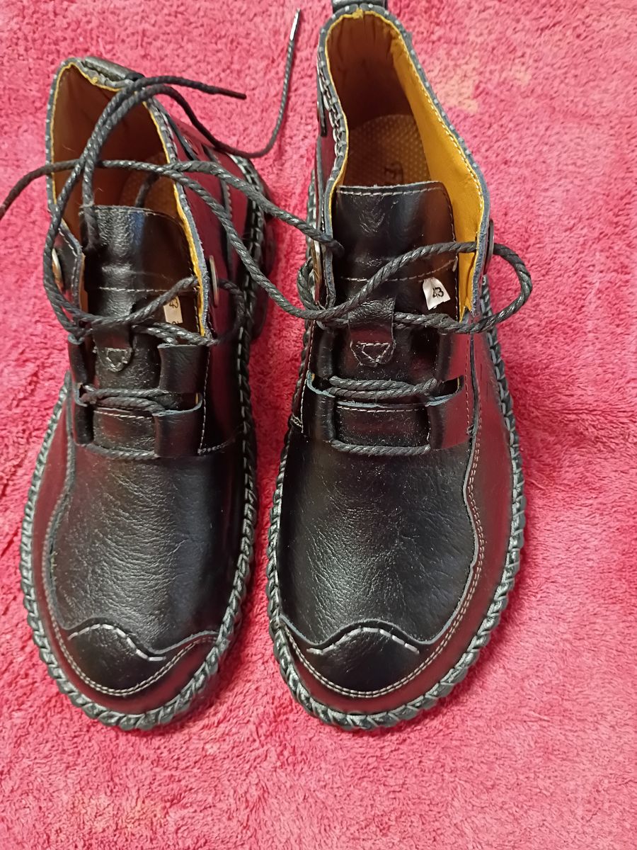 Men's Black Leather Ankle Boots Size US 9 / EU 43 Hand-Stitched Casual Shoes