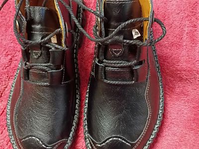 Men's Black Leather Ankle Boots Size US 9 / EU 43 Hand-Stitched Casual Shoes