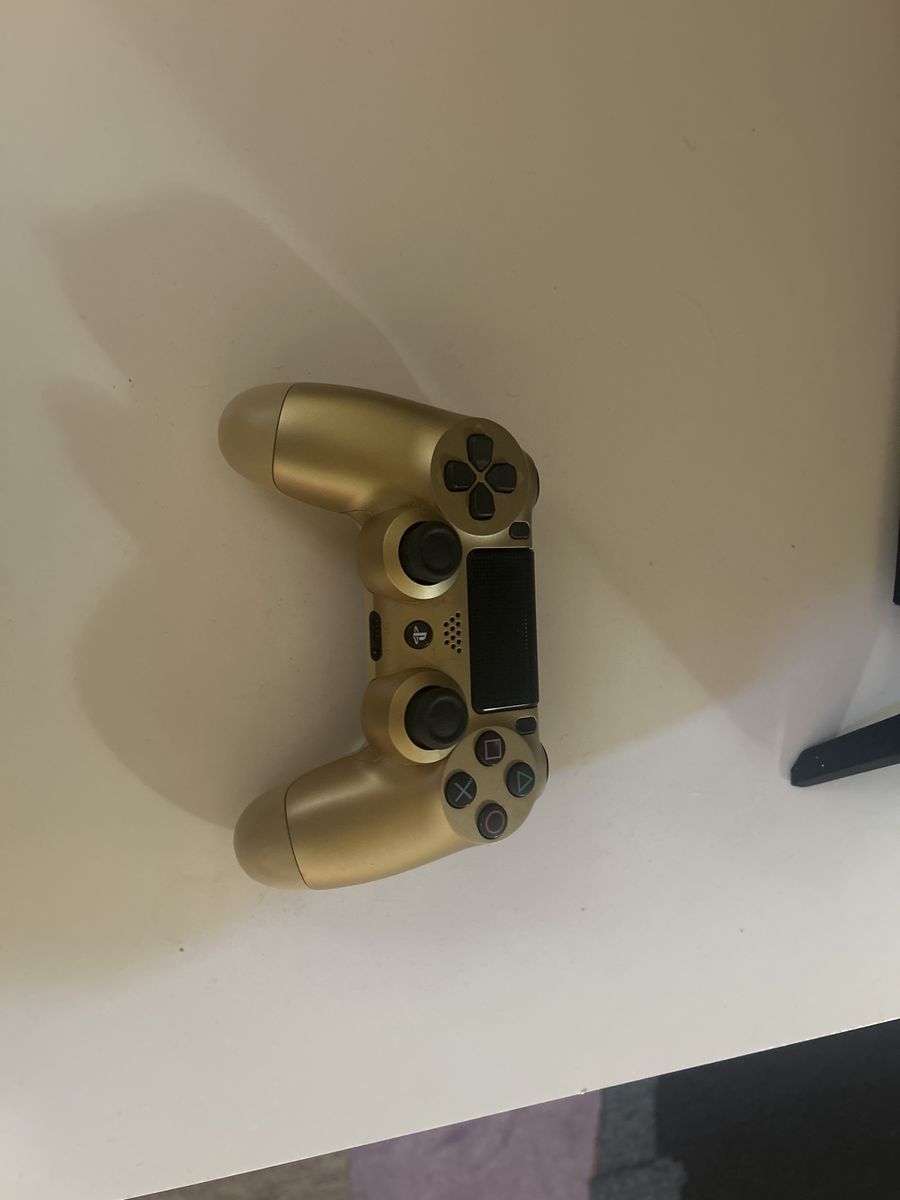 Sony PlayStation 4 (PS4) DualShock 4 Wireless Controller - Gold - Excellent Condition