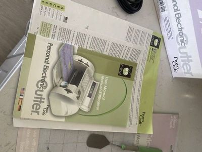 Cricut Personal Electronic Cutter with George and Basic Shapes Cartridge and Original Box