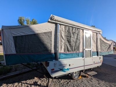 1999 Coleman Royale tent trailer - good condition