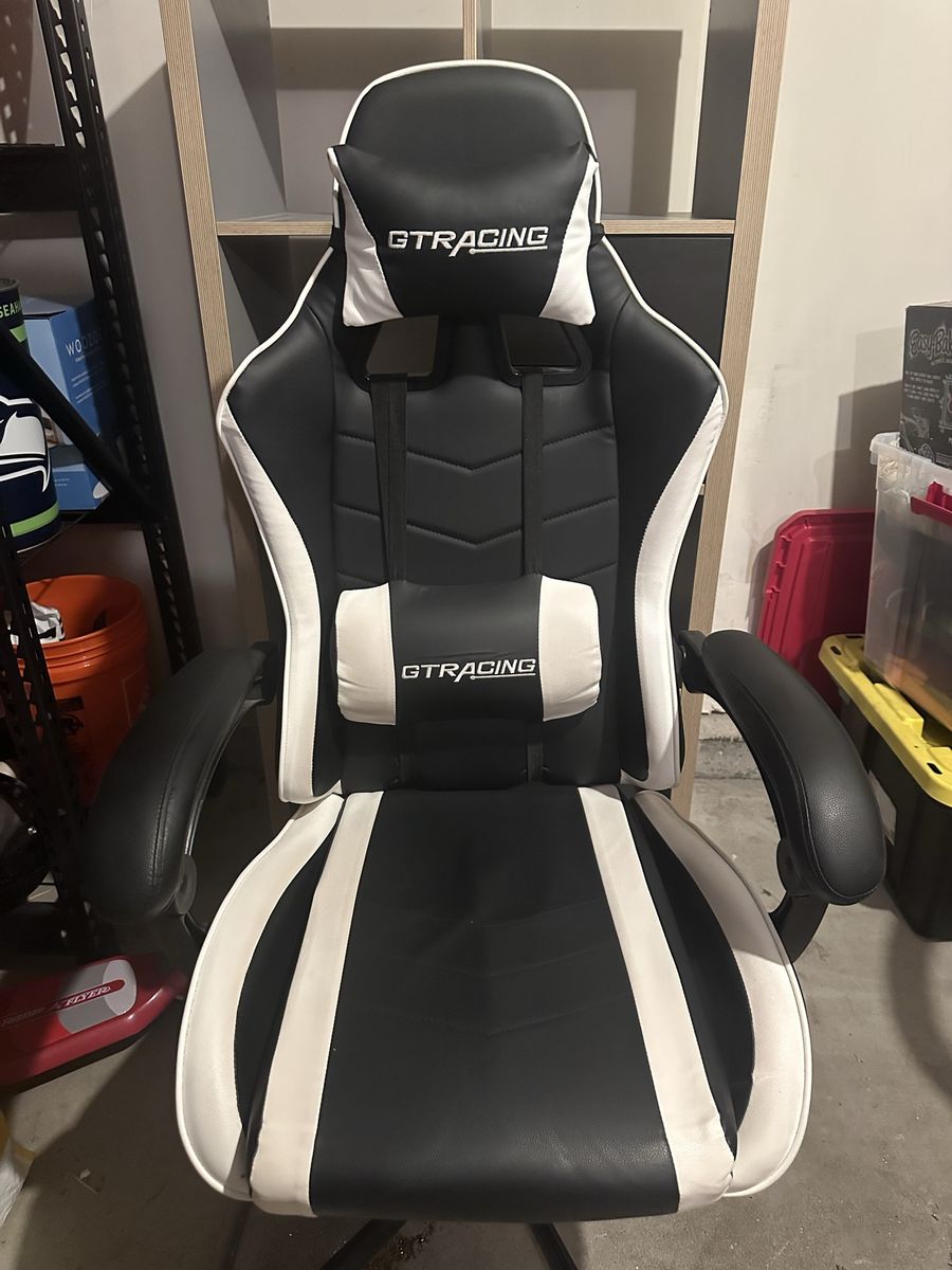 GTRACING Ergonomic GTWD-200 Gaming Chair with Adjustable Pillows