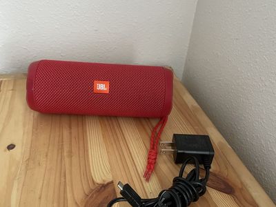 JBL flip 4