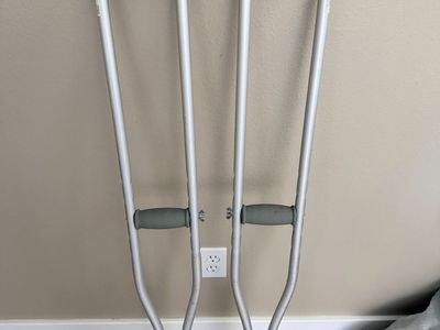 Adjustable Aluminum Crutches with Comfortable Padding