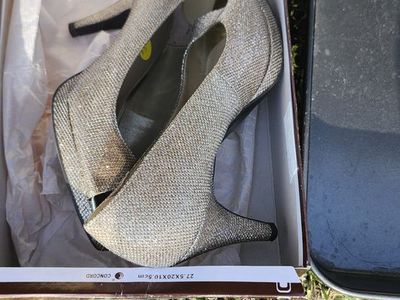 Womens shoes