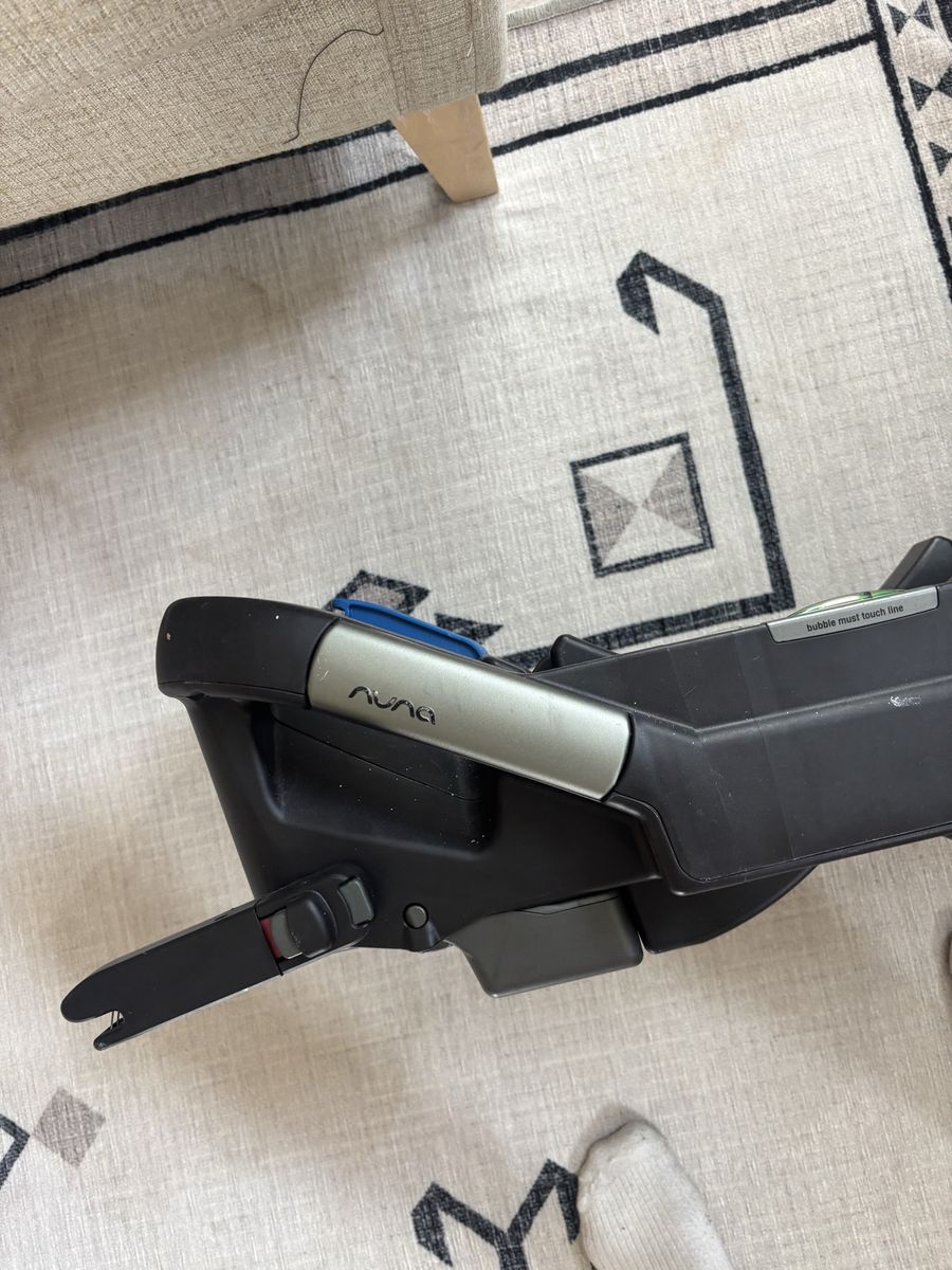Car seat base 