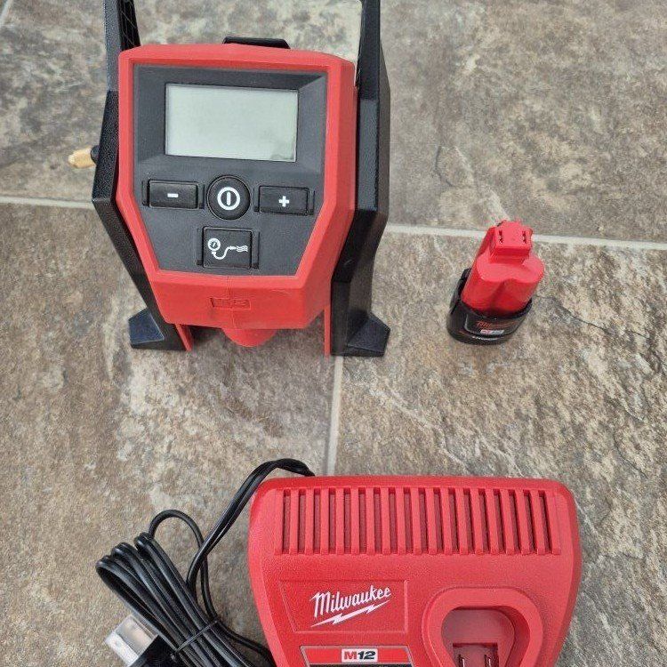 Milwaukee M12 Inflator
