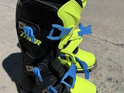 THOR Youth Blitz XR Boots – Size 1