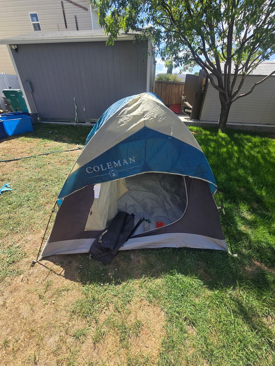 Coleman Sundome Camping Tent – Blue and Gray 3-4 Person Dome Tent with Rainfly