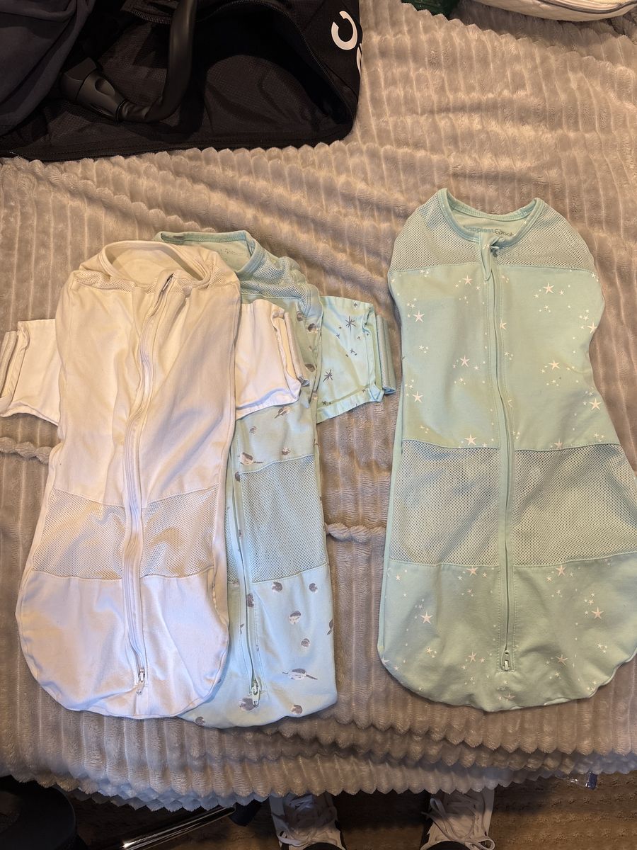 Snoo Bassinet Onsies size small