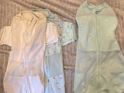 Snoo Bassinet Onsies size small