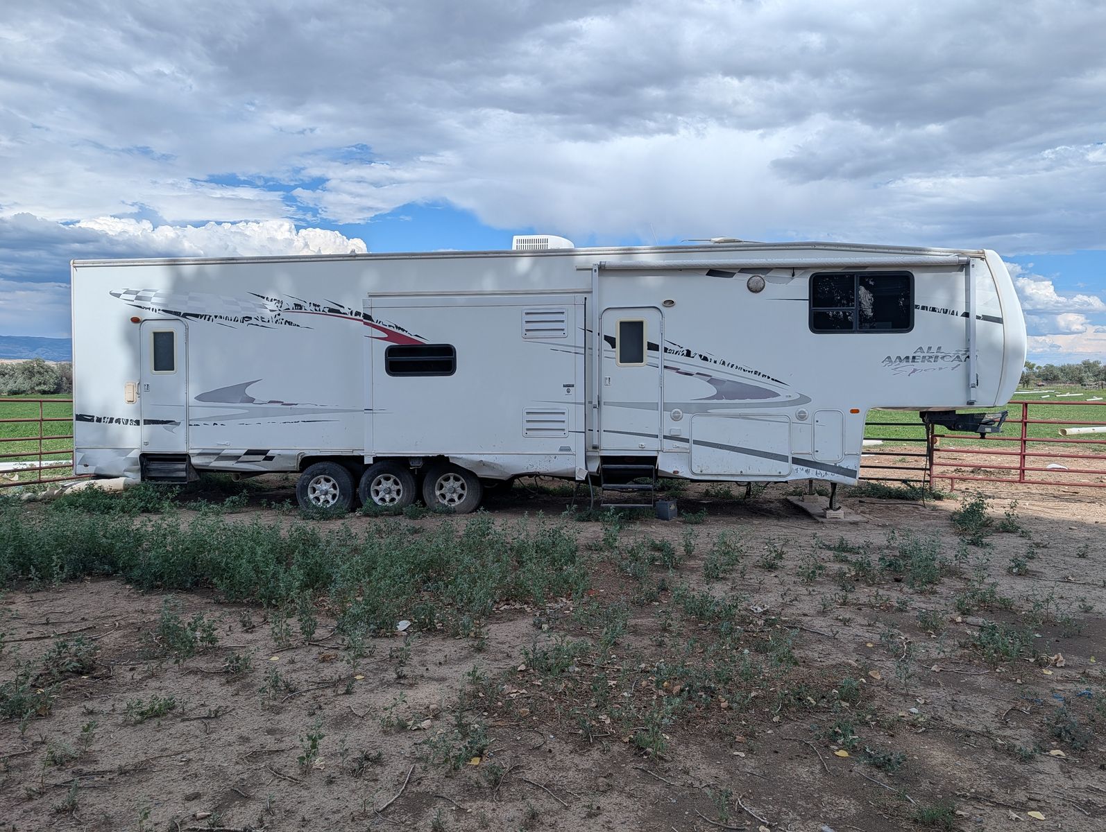 2006 Forest River 385CKTS 40' 5th Wheel Toy Hauler — Triple Axle — Handyman Special