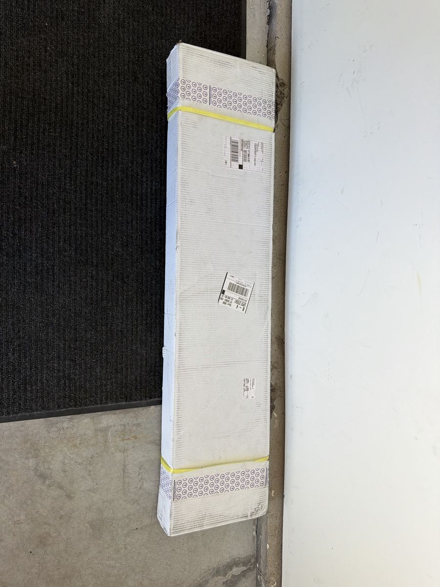 Rivian R1T Manual Tonneau Cover Interrobang