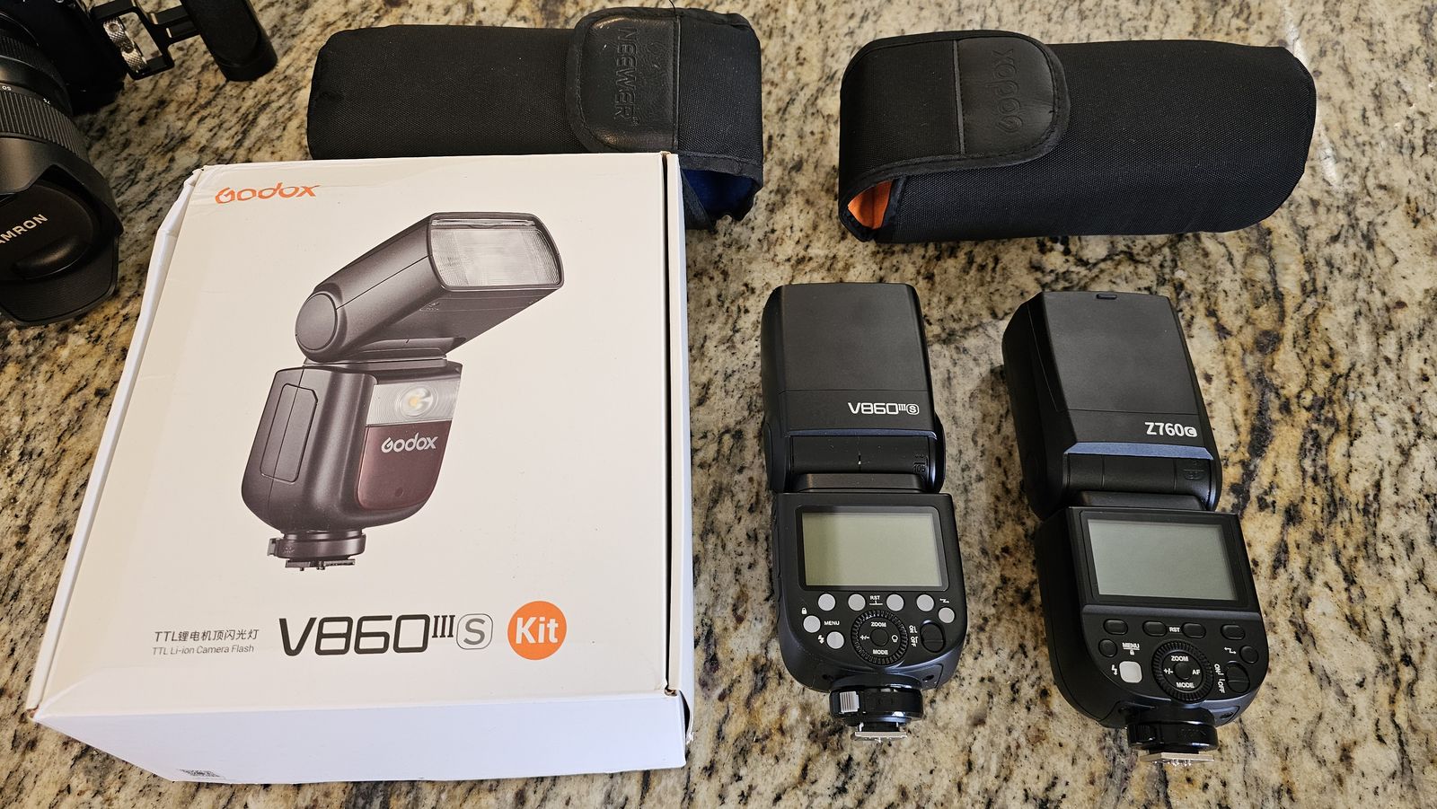 Godox Flash V860III & Neewer Flash Z760c