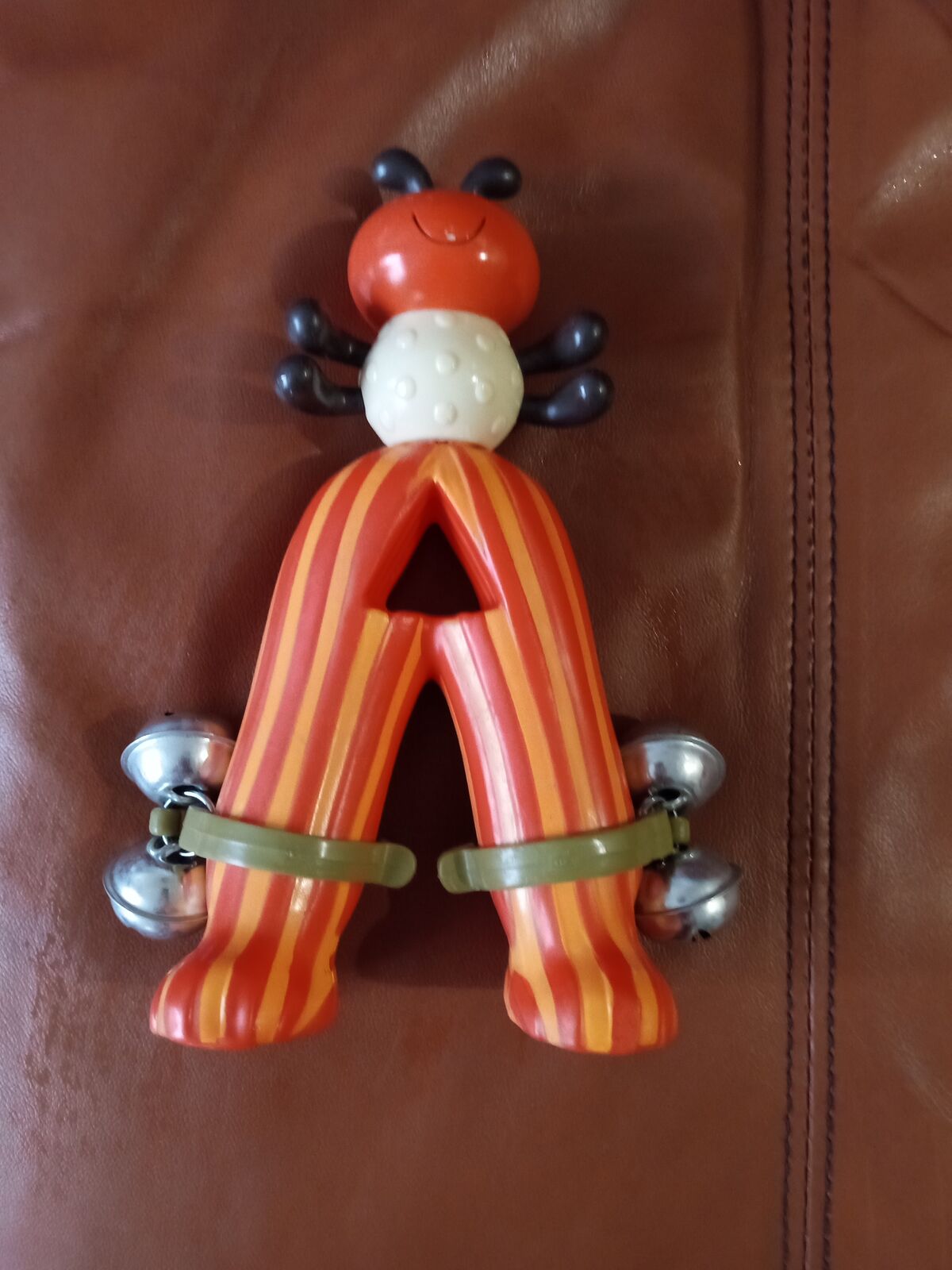 Tambourine bee rattle musical instrument for children