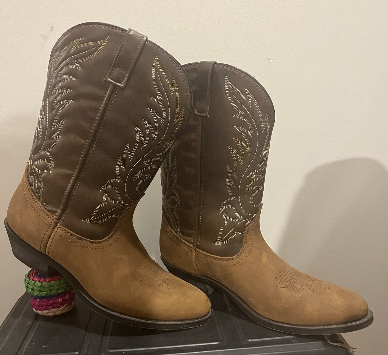 Women’s Laredo cowboy boots size 12M