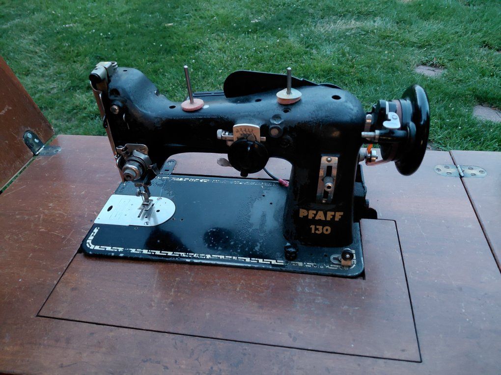 PFAFF 130 Sewing Machine Still Sews