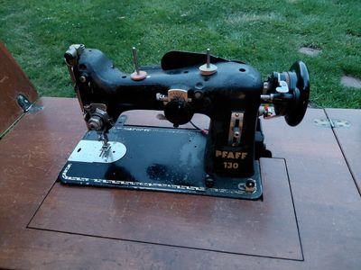 PFAFF 130 Sewing Machine Still Sews