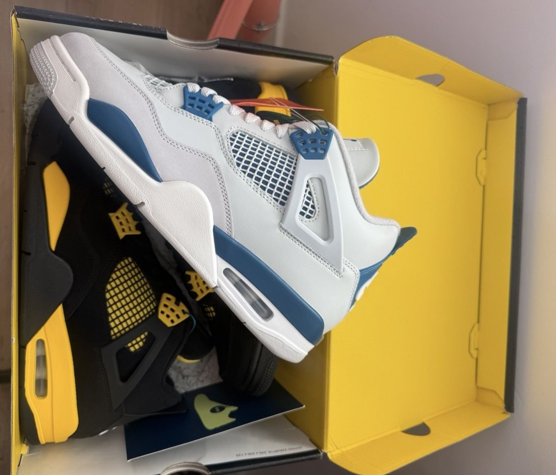 Jordan 4 Thunder & Military Blue 4s Size 10 DS