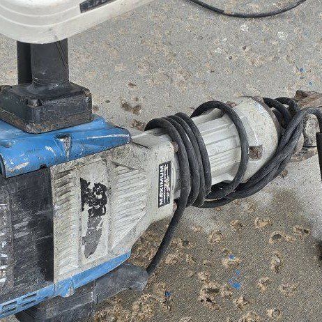 Electric jack hammer