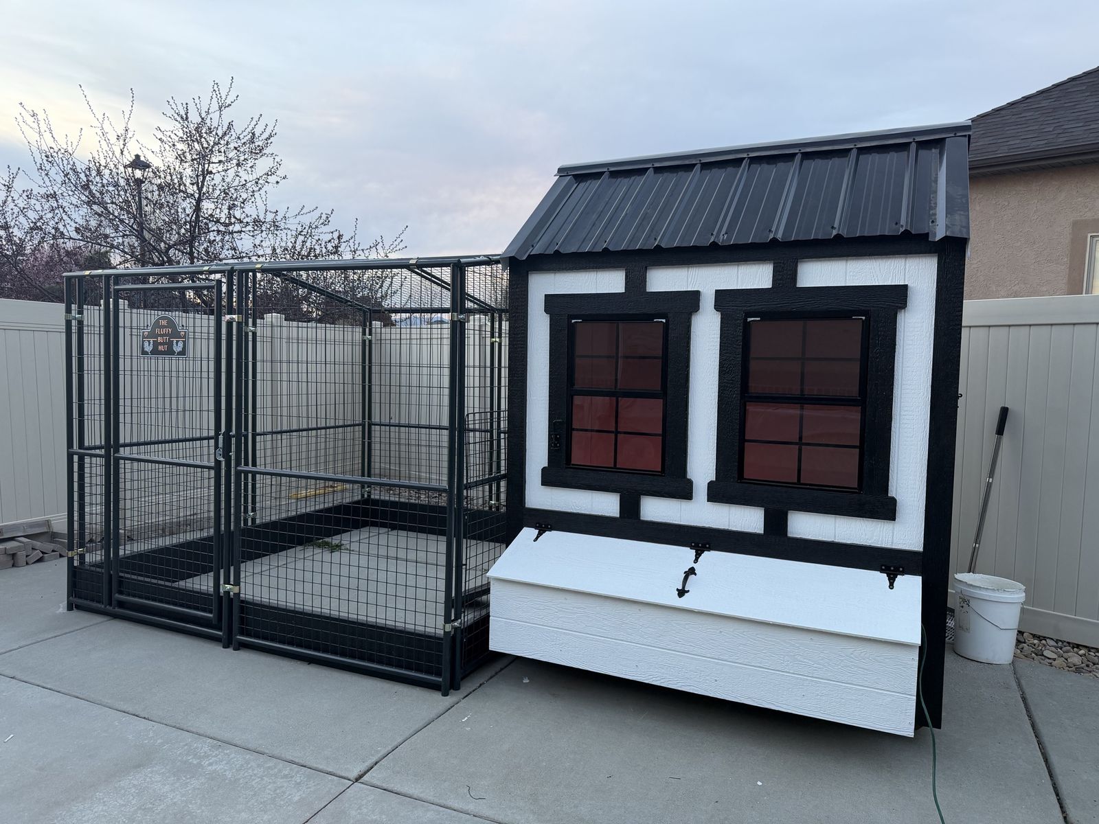 4x6 WALK IN chicken coop (HOUSE ONLY)