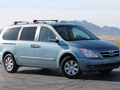 2007 HYUNDAI ENTOURAGE GLS