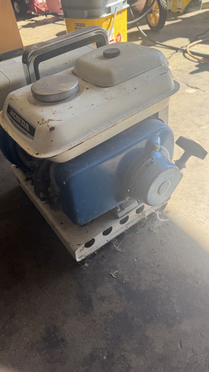 Honda E300 General Purpose Generator - Compact Portable Power