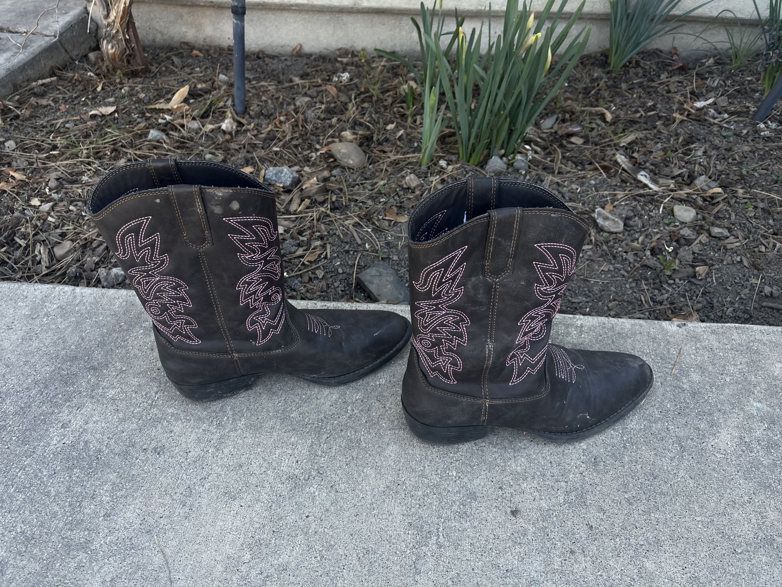 Girl Deer Stag Western or Cowgirl Boots - Brown with Purple/Pink Stitching - Size 4
