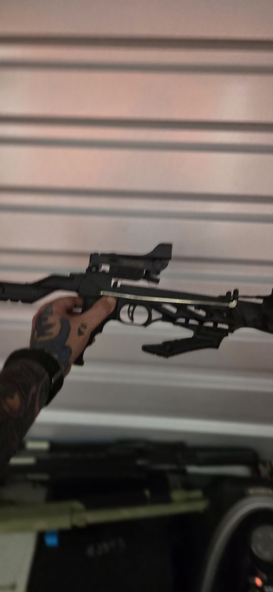 Tactical pistol crossbow