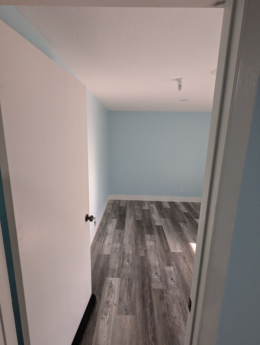 Main image 4