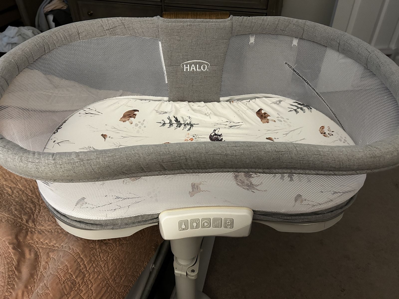 Halo Luxe Swivel Bassinet