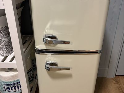 Anypro Retro Mini Fridge