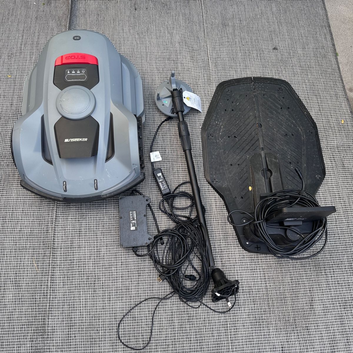 Main image 3