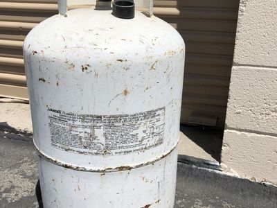 33.5 gallon White Steel Propane Tank Gas Cylinder