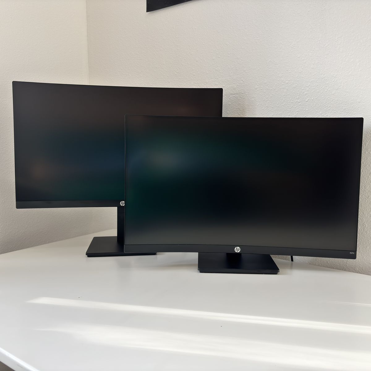 2x HP X27c 27” Curved 165Hz FHD Gaming Monitors