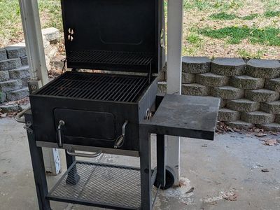 Weber Expert Grill King backyard barbequ charcoale