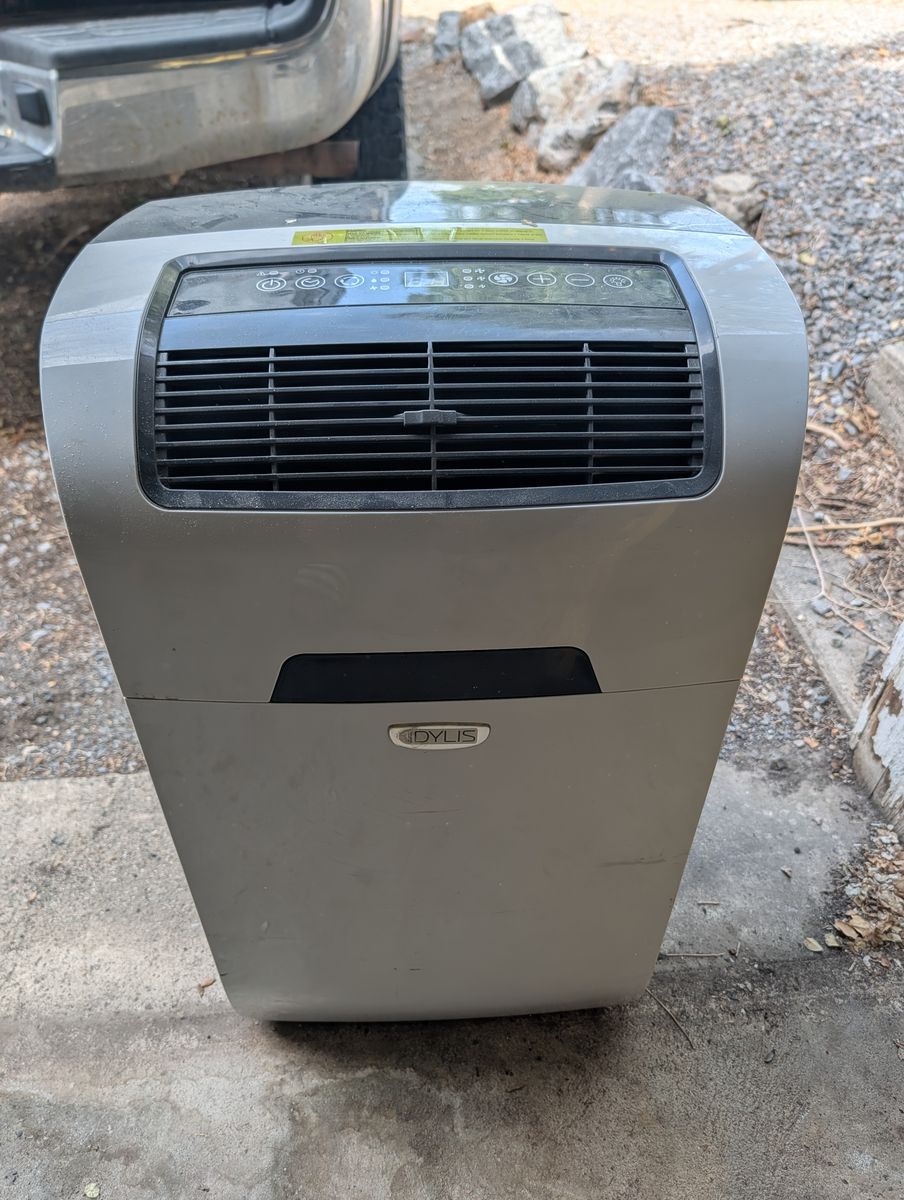 Idylis Portable Air Conditioner with Exhaust Hose and Window Kit
