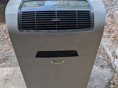 Idylis Portable Air Conditioner with Exhaust Hose and Window Kit