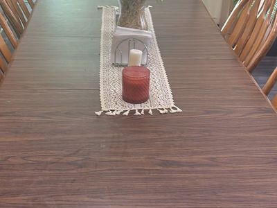Beautiful dark oak kitchen table and 8 chairs w/matching curio cabinet with glass shelves