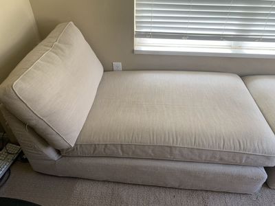 Free Cloth Chaise.
