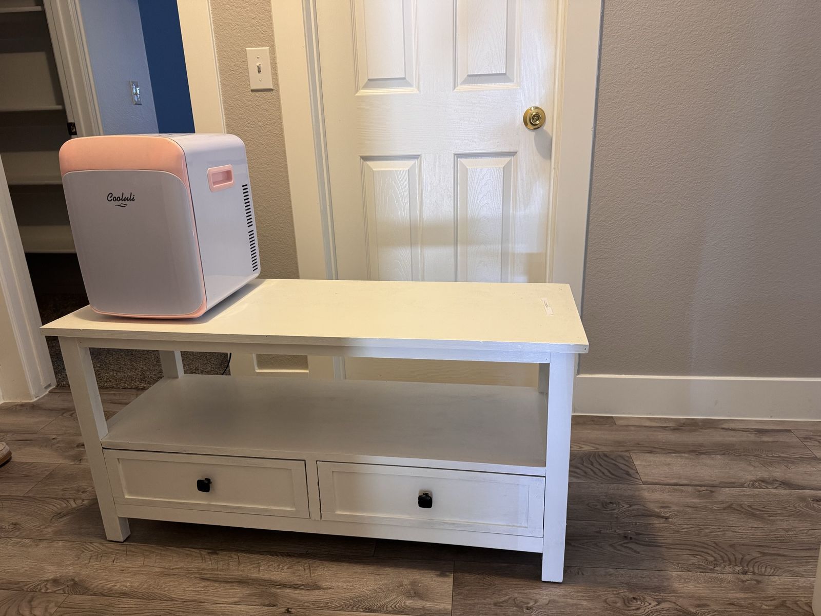 TV stand